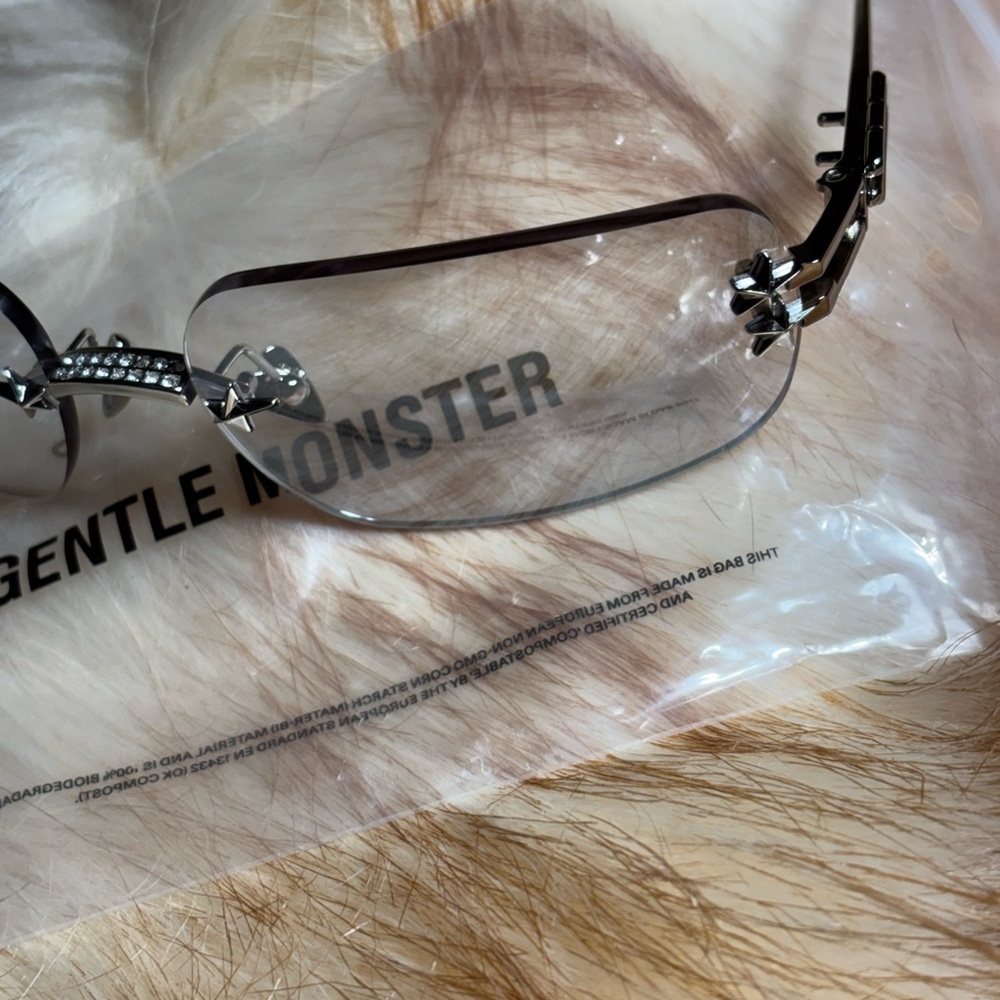 gentle monster jennie glitter 02 sunglasses - Picture 13 of 16